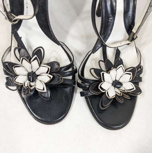 VIA SPIGA Vintage Black White Leather CrissCross Ankle Strappy Flower Sandal 8M - Picture 3 of 4